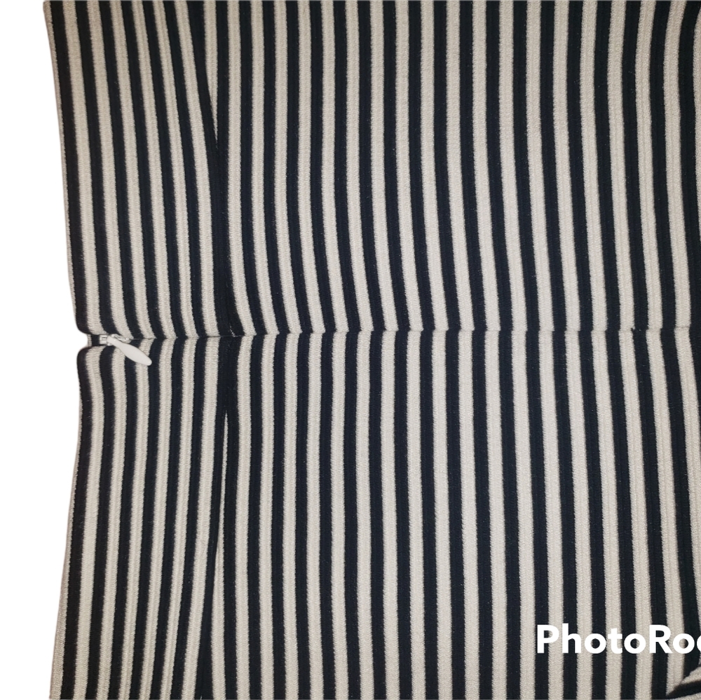 Express striped skirt (size 4) - Picture 2 of 6